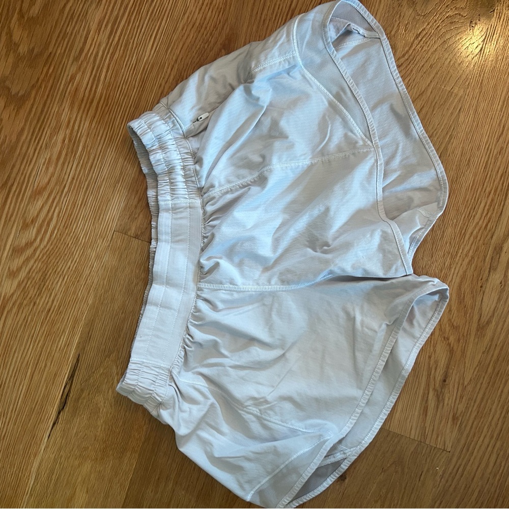 White Lululemon Hotty Hot shorts size 8 4 inch inseam